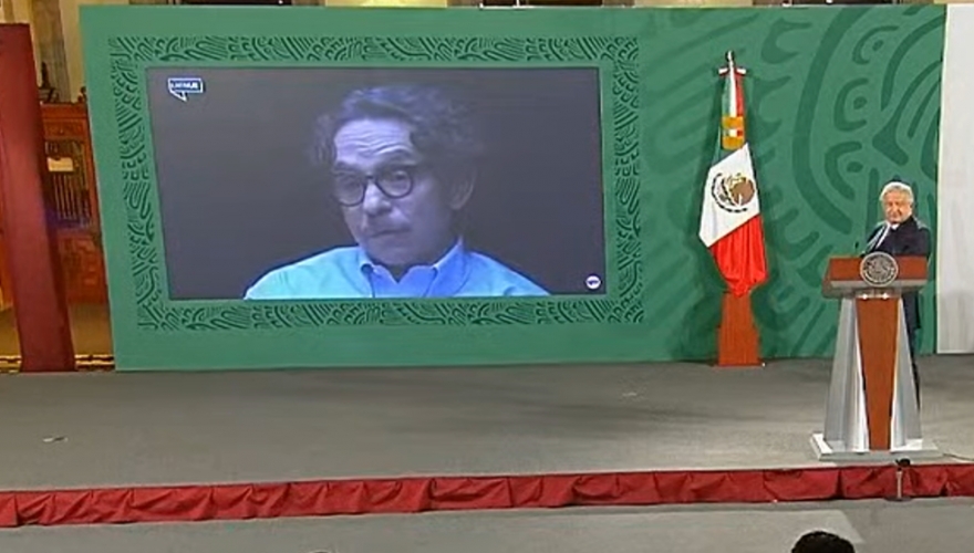 AMLO exhibe a Quadri en mañanera por estar en contra de "megaproyectos"