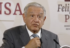 “Que me la deje aquí (la pala)”, responde AMLO a Ceci Flores madre buscadora