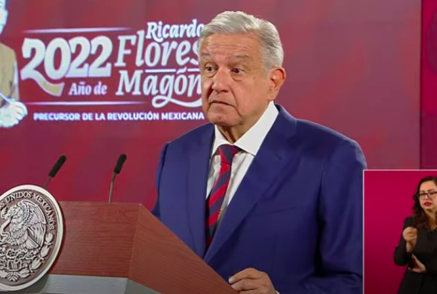 AMLO evade hablar de presuntos vínculos de Adán Augusto con huachicoleros y acusa que la prensa es conservadora