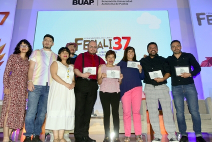 Lilia Cedillo presenta libro Cuenta conmigo