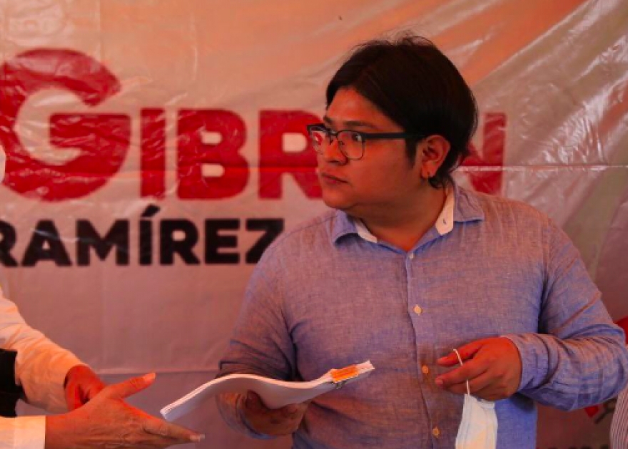 Gibrán Ramírez ve favoritismo con Muñoz Ledo y Mario Delgado