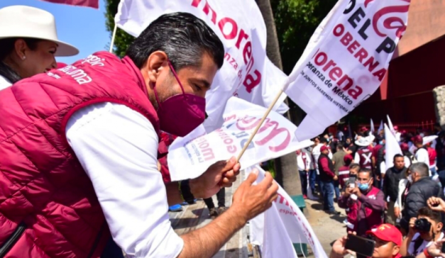 ¡Siguen los reclamos! Mujer se lanza contra candidato de Morena “te pedí ayuda y me mandaste a la chingada”