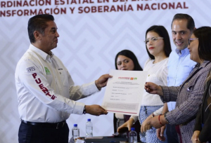 Carlos Puente presume que ha construido su carrera política “sin padrinazgoz”