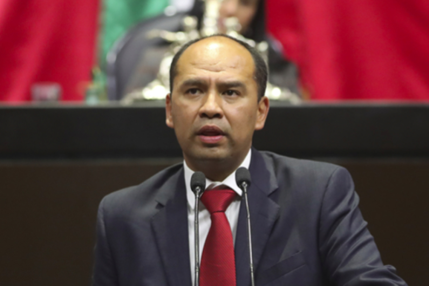 Morena busca proteger plagios de tesis como el de Yasmín Esquivel; propone que tras 5 años no se puedan anular títulos