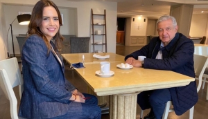 Clara Luz Flores con AMLO en Nuevo León