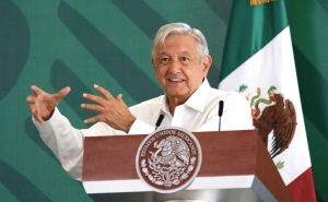 Lo importante es que “ya se acabó la robadera”: AMLO ante burlas de expresidentes sobre consulta