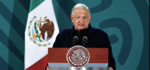 AMLO expone que tiene a miles de periodistas que lo defienden