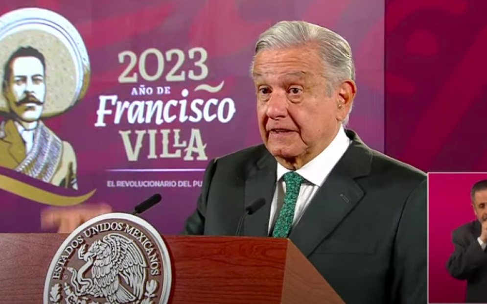 AMLO se lanza contra Loret: “no me ha explicado cómo hizo tanto dinero”