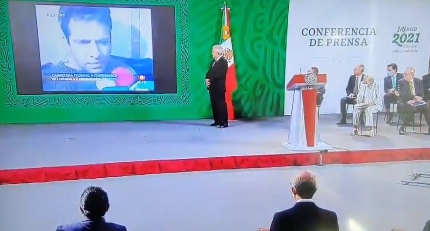 AMLO exhibe en mañanera 'telemontaje' de Florence Cassez de Loret de Mola