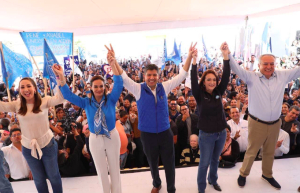 Eduardo Rivera se registra como pre candidato a la gubernatura de Puebla