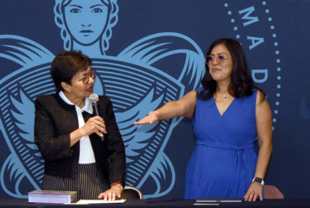 Lilia Cedillo toma protesta de la nueva directora de la Facultad de Ciencias de la Comunicación