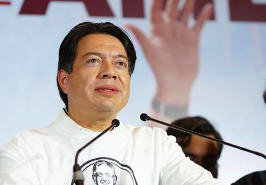 Mario Delgado culpa al INE por haber acarreado personas para consulta