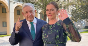 AMLO y Beatriz envían mensaje de Año Nuevo y recuerdan que “solo siendo buenos podemos ser felices”