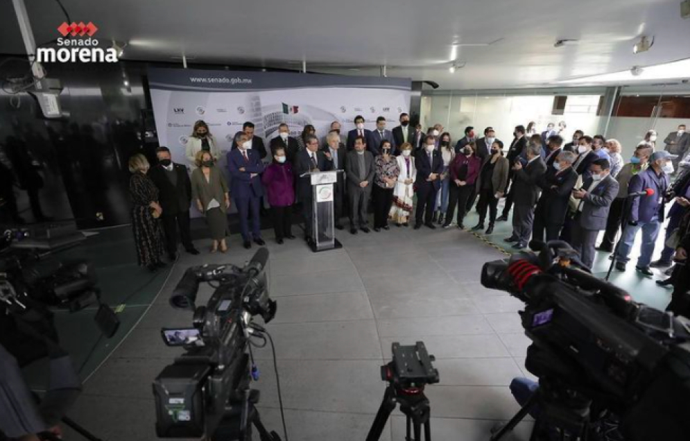 Senadores de Morena respaldan a AMLO frente a polémica por la #CasaGris