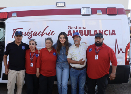 Andrea Chávez presume regalar nueva ambulancia a un municipio de Chihuahua