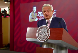 AMLO recuerda que Beatriz Gutiérrez no quiso ser primera dama: es muy feliz como maestra