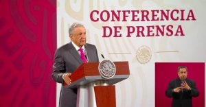 AMLO propone a FRENAAA desalojar el zócalo una vez para que pueda dar asambleas informativas