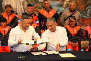 Ayuntamiento de Puebla y sindicato de limpia signan acuerdo para beneficiar a trabajadores