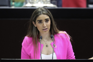Diputada de Morena busca reforma para prohibir cirugías estéticas en menores de 18 años