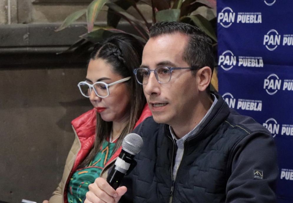 Mario Riestra reprueba a alcaldesa de Acatlán