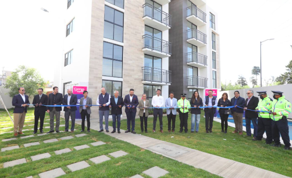 Inauguran viviendas en la colonia Bosques de San Sebastián