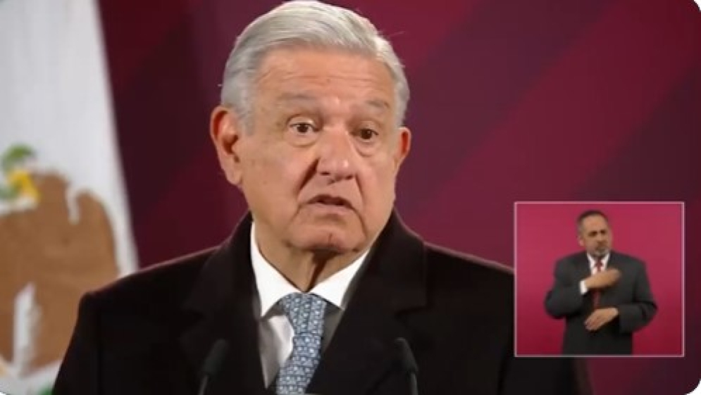 AMLO asegura que Lorenzo Córdova es un farsante: no tiene principios ni ideales