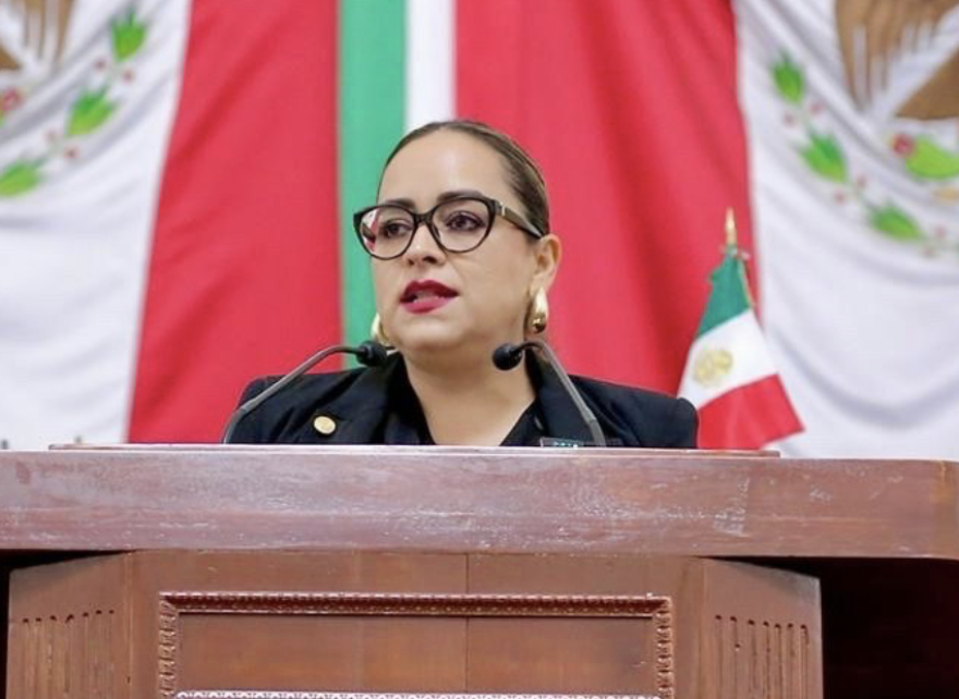 Morena vota en contra de atender crisis de baches y socavones en la CDMX