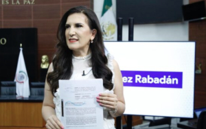 Kenia López Rabadán presenta nueva denuncia contra corcholatas de morena por espectaculares ilegales