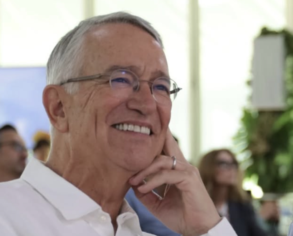 Salinas Pliego tunde a la 4T por legalizar la invasión de casas de Infonavit: “Para qué comprar casas si las pueden invadir”, reclama