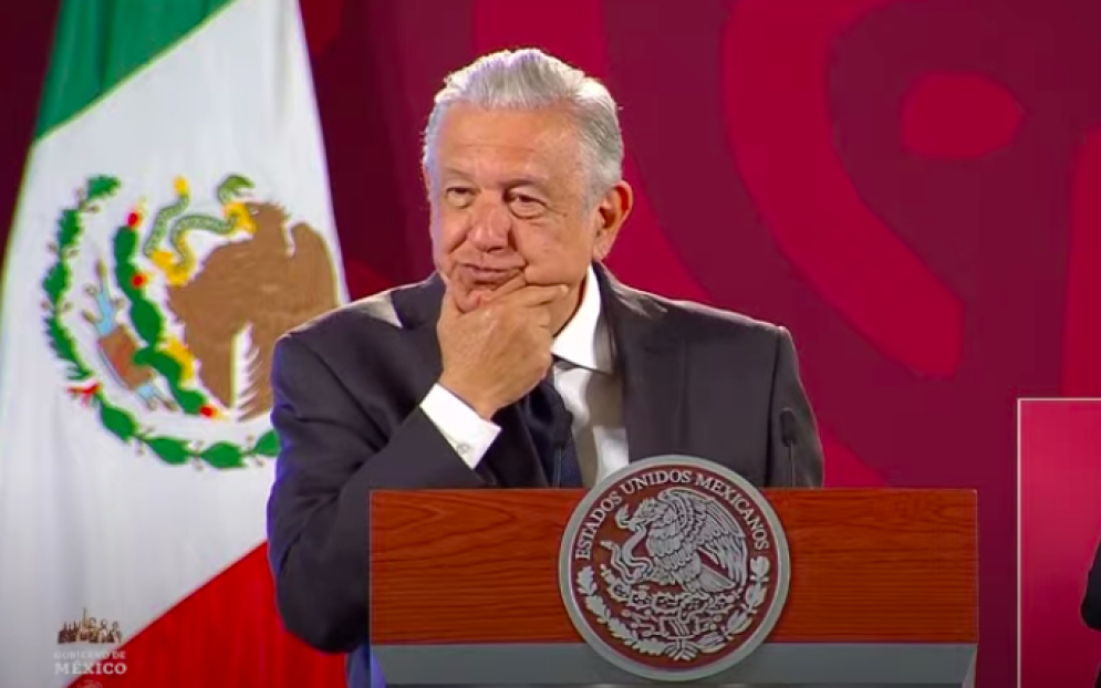 AMLO acusa que los medios de comunicación atraviesan por tiempos de decadencia