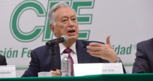 Manuel Bartlett, director de CFE