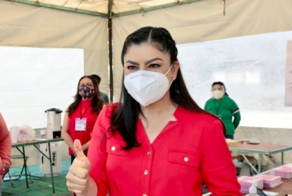 Claudia Rivera presume participación en consulta y le tunden en redes