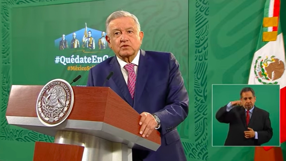 Con el #irresponsable usuarios critican a AMLO por negarse a usar cubrebocas