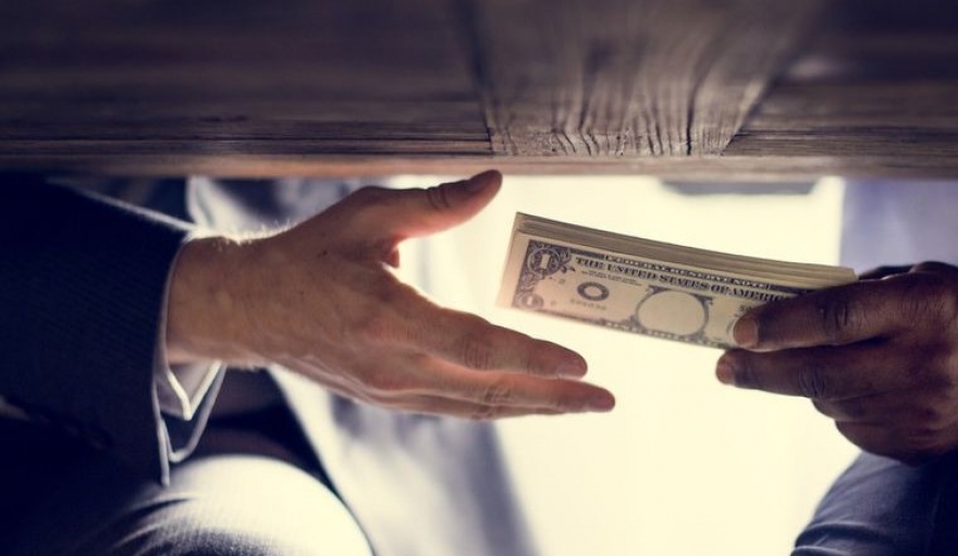 México retrocede por tercer año consecutivo en índice de combate a la corrupción, baja 3 lugares más