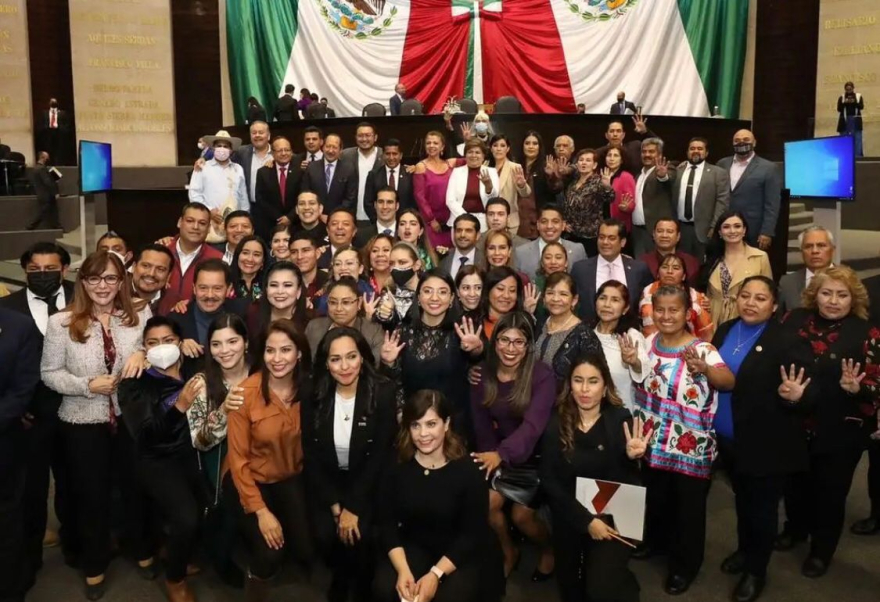 Políticos de la 4T recibirán aguinaldos de más de 300 mil pesos