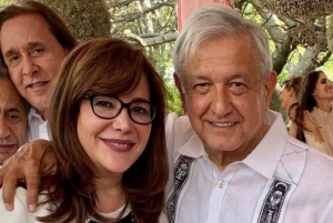 Yeidckol Polevnsky y AMLO