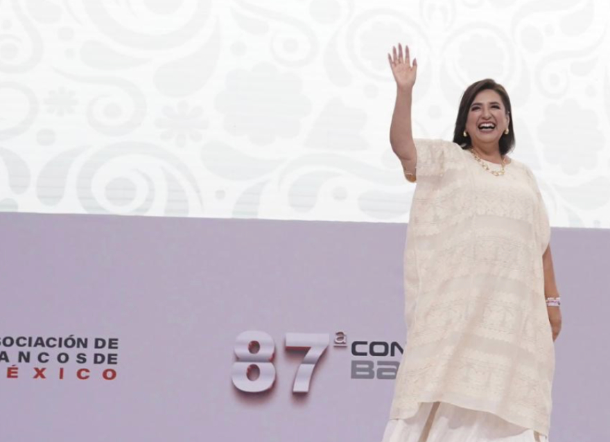 Comparte Xóchitl Gálvez frente a banqueros su plan para una clase media fuerte