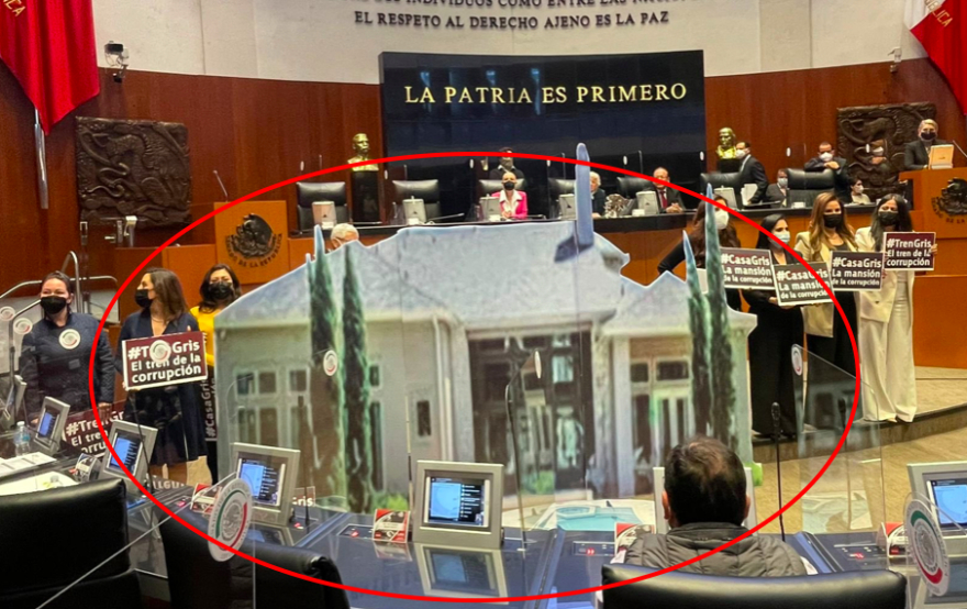Panistas arman una “Casa Gris” en el pleno del senado; Morena se opone a hablar del tema