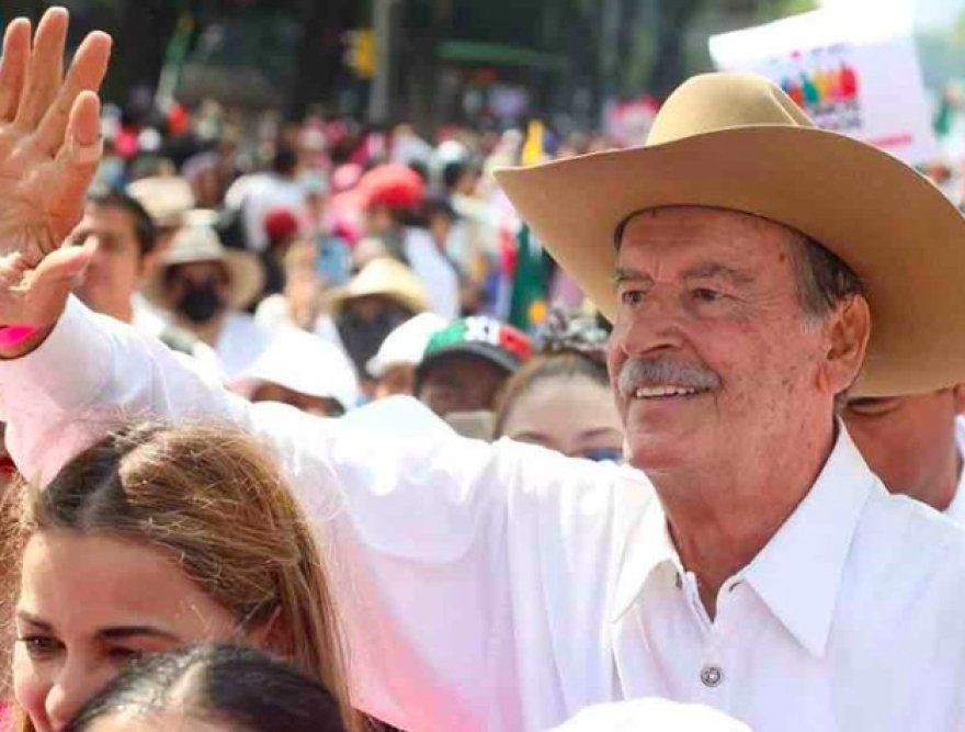 Fox llama a ciudadanos a denunciar acarreos y pagos para la marcha de AMLO