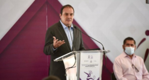 Denuncian diputados de Morelos a Cuauhtémoc Blanco por fotos con el crimen organizado