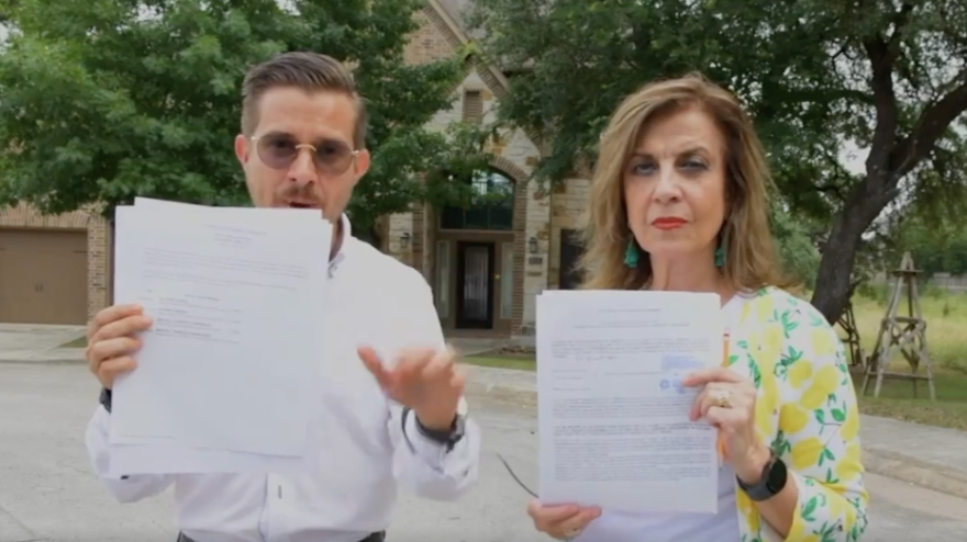 Exhiben Pérez – Jaén y Santiago Torreblanca mansión millonaria de Torruco en San Antonio Texas; no la reportó en su declaración patrimonial