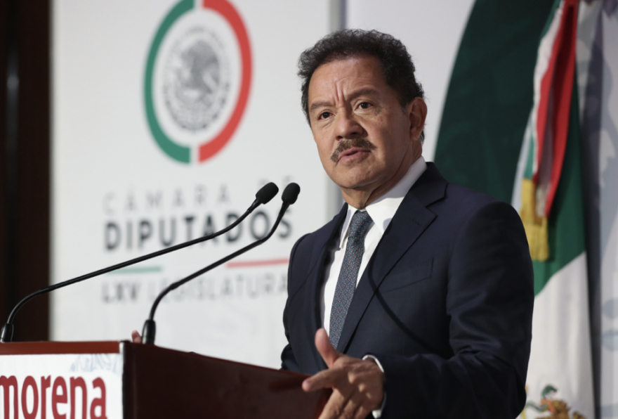 Mier recula y asegura que siempre sí está a favor de que una mujer ocupe la presidencia del INE