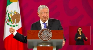 Acusa AMLO a medios “conservadores” de politizar toma de la CNDH