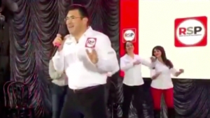 Yerno de Elba Esther Gordillo celebra registro de RSP bailando y cantando