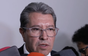 Monreal se somete a Sheinbaum por reforma electoral: “votos de 253 diputados de la bancada están garantizados”