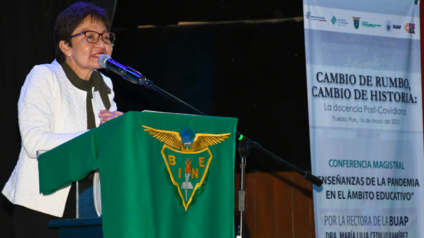 Imparte Lilia Cedillo conferencia en el BINE "Enseñanzas de la pandemia en el ámbito educativo"