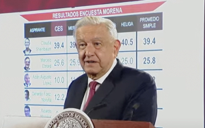 AMLO pide a Ebrard pensar en el pueblo tras amenaza de dejar Morena