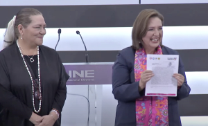 Xóchitl Gálvez se registra ante el INE como candidata presidencial