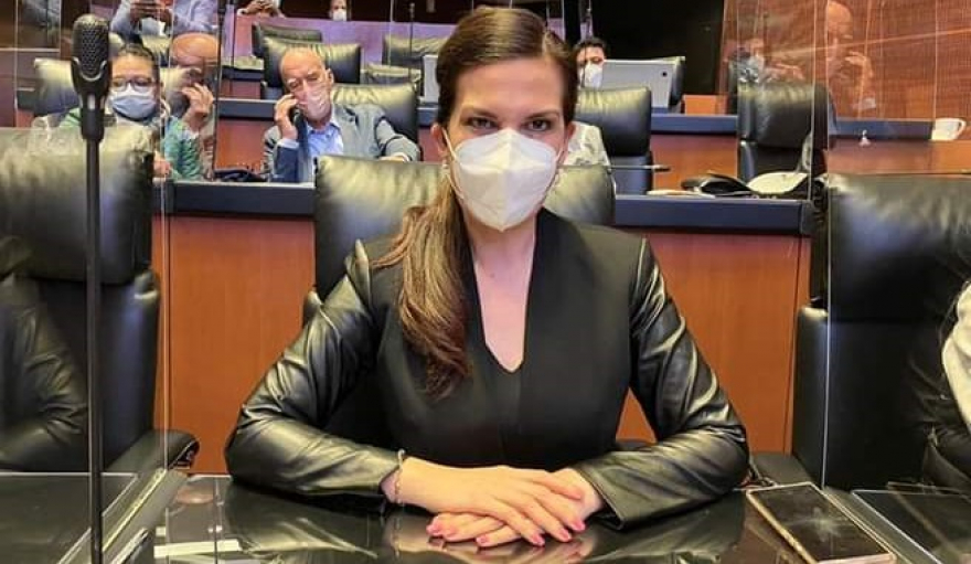 Kenia López
