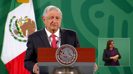 8 de marzo no es para felicitar a las mujeres, recuerda AMLO